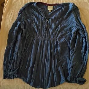 Blue long sleeve flowy top